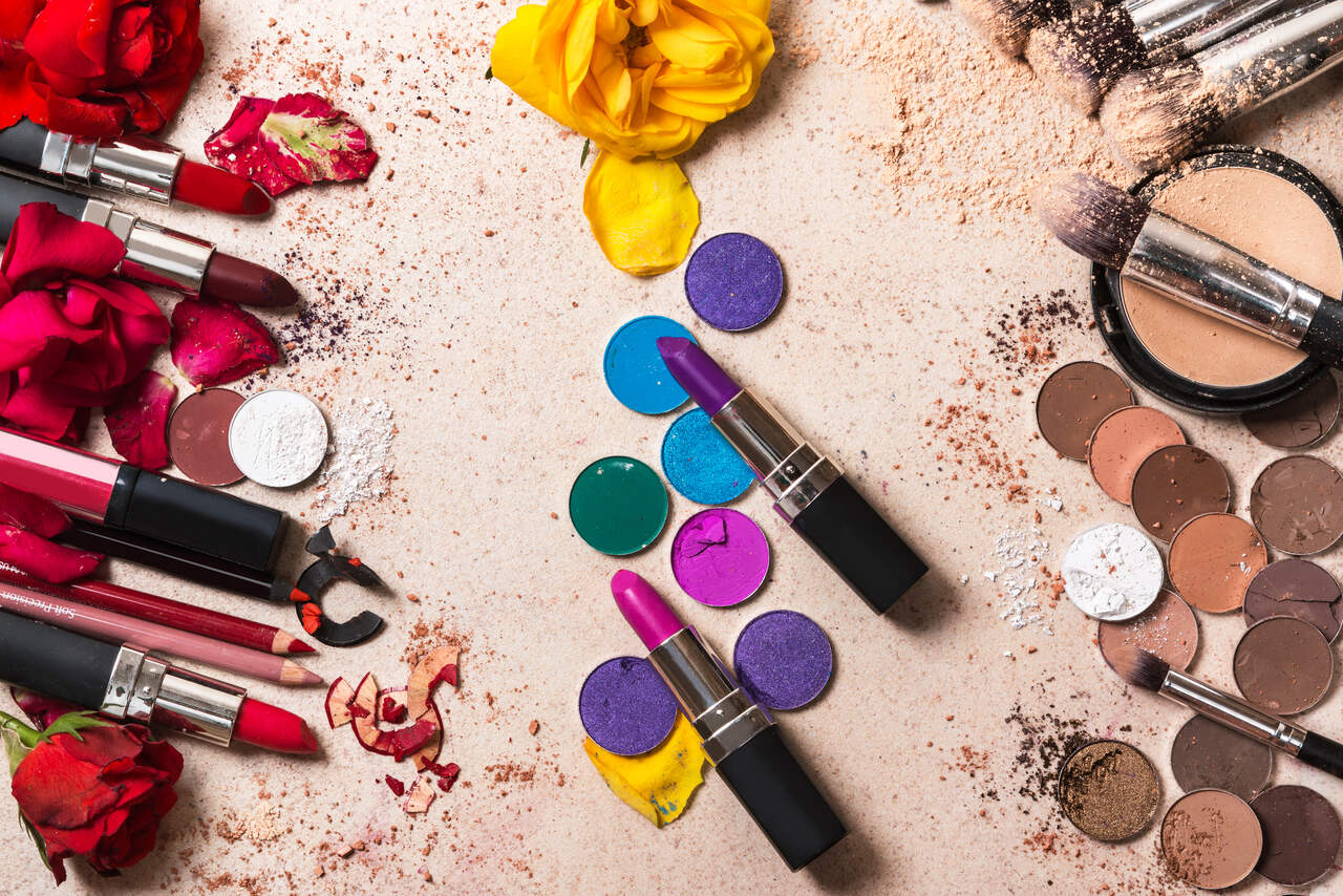 Home 3 makeup-products-2024-10-13-05-40-00-utc_Easy-Resize.com